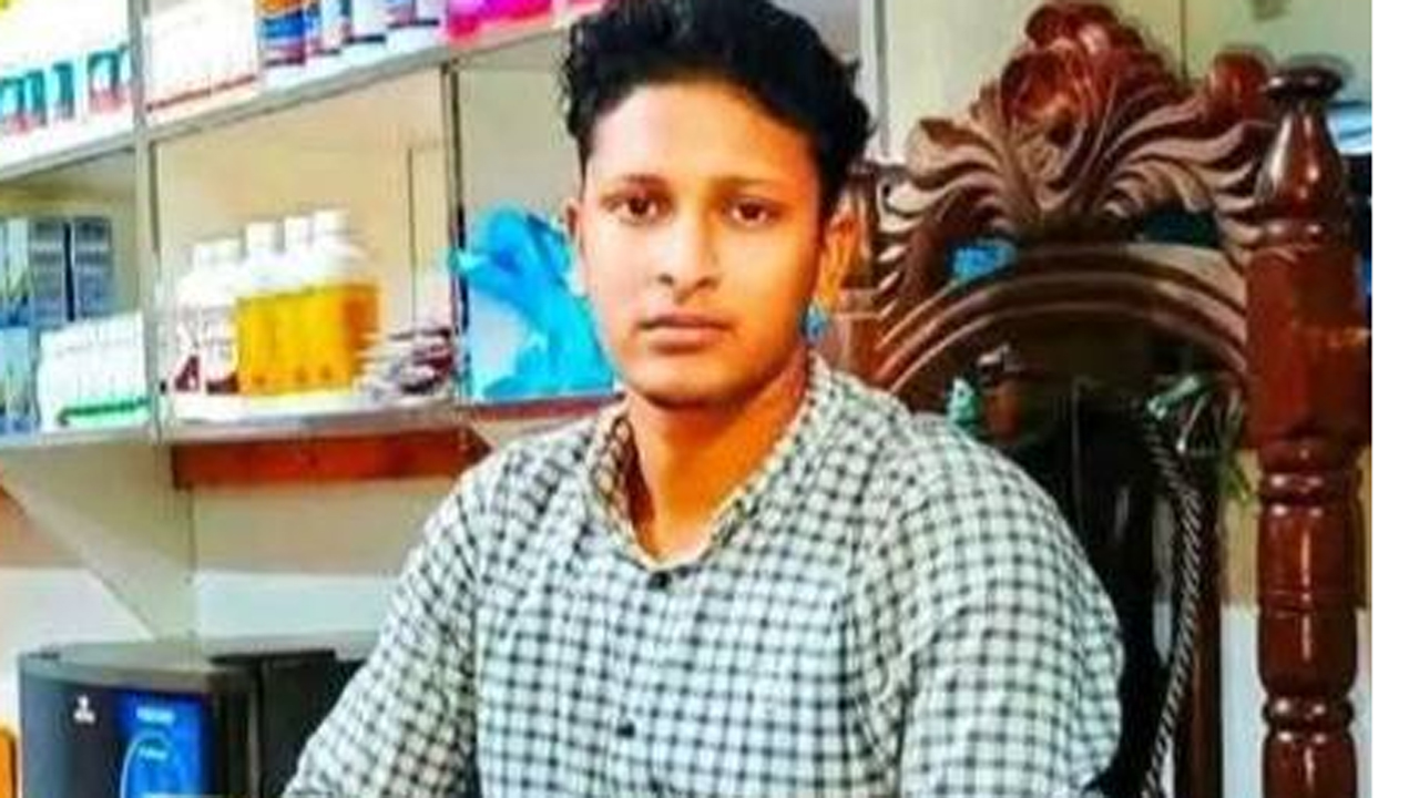 বিদ্যুৎস্পৃষ্ট মৃত ব্যবসায়ী।