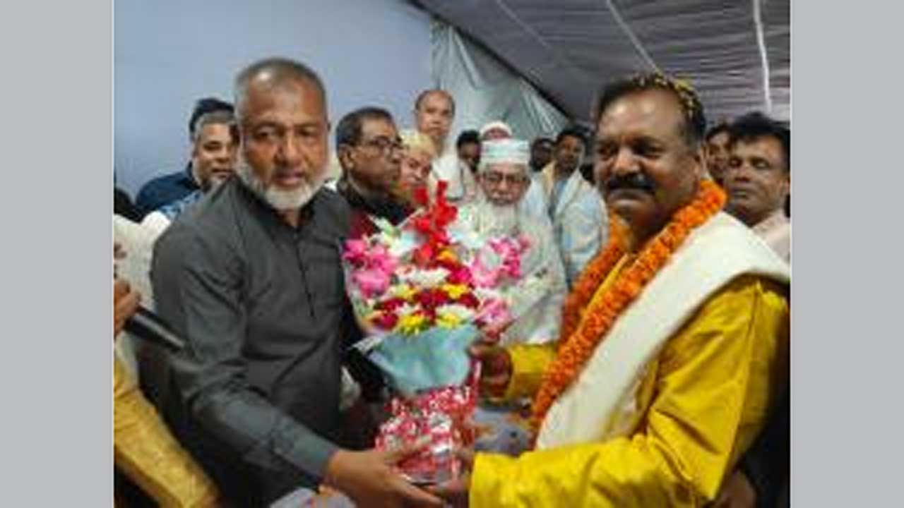 কোটালীপাড়ায় নবনির্বাচিত এমপি জিলানীকে সংবর্ধনা দেয়া হয়