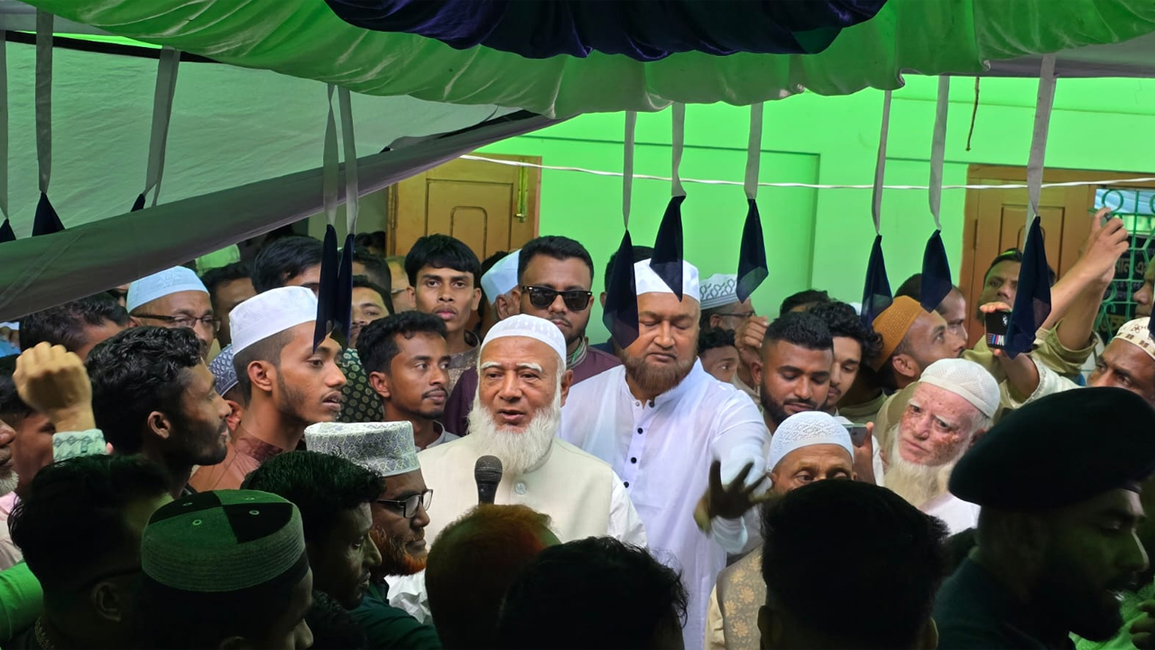কুলাউড়ায় নিজ বাড়িতে ঈদ পুণর্মিলনী অনুষ্ঠানে জামায়াত আমির ও বিরোধীদলীয় নেতা ডা: শফিকুর রহমান এমপি