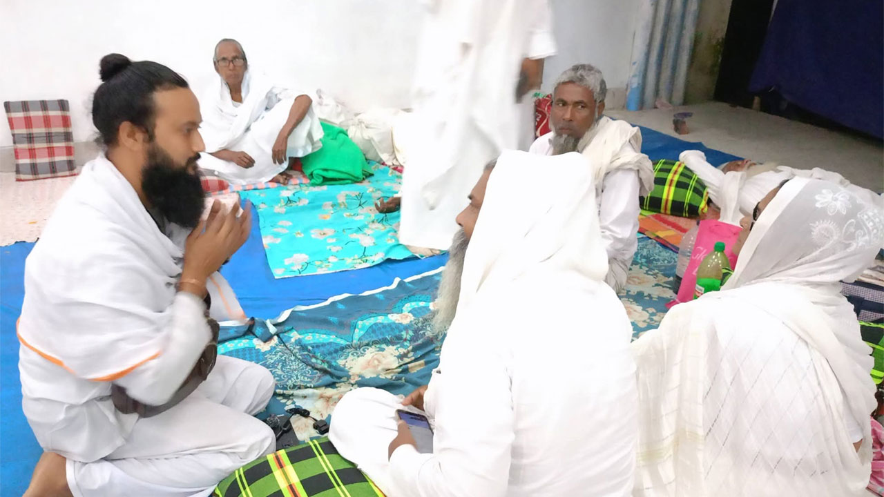 কুষ্টিয়া লালন মাজারে বাউলদের উপস্থিতি