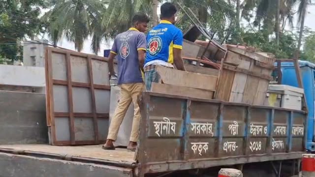 অবৈধ স্থাপনা উচ্ছেদ