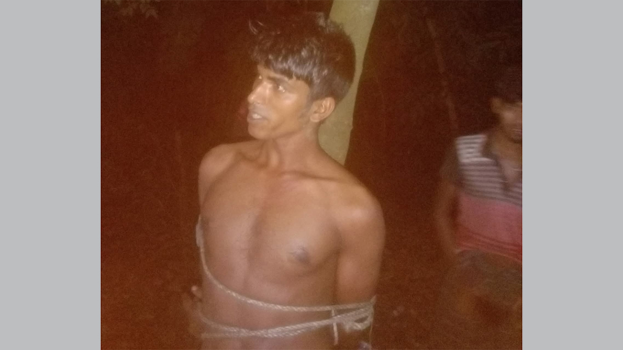 অভিযুক্ত বাবাকে আটক করেছে পুলিশ