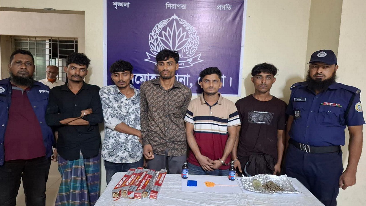 লালমোহনে মাদকবিরোধী অভিযানে আটক ৫