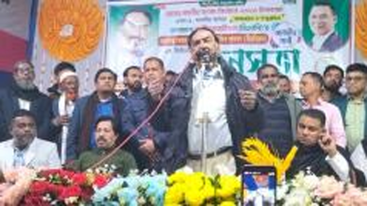 নির্বাচনী জনসভায় মেজর হাফিজ