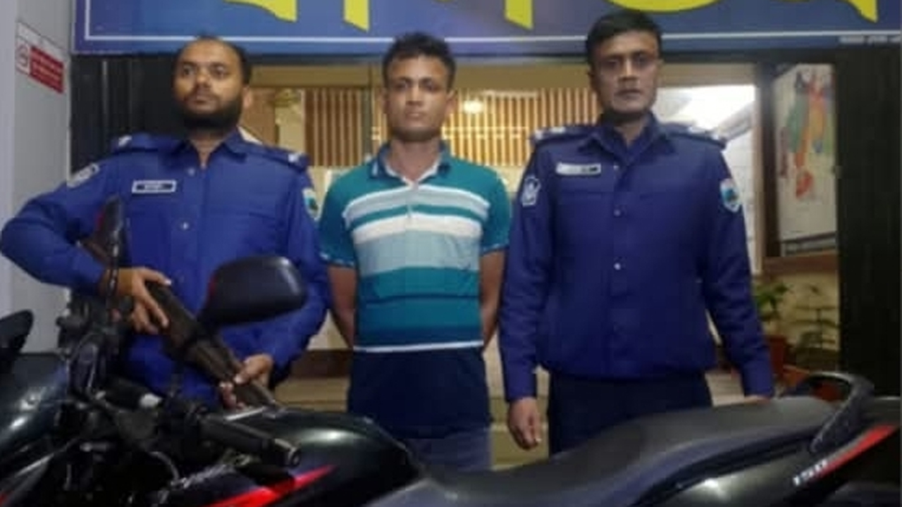 মোটরসাইকেল উদ্ধার।