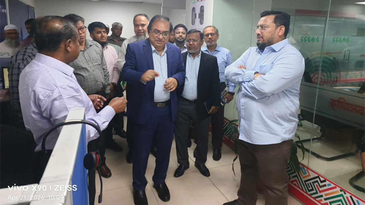 রাজধানীর সাতরাস্তায় অবস্থিত ভূমি ভবন পরিদর্শন করেন ভূমি প্রতিমন্ত্রী ব্যারিস্টার মীর মোহাম্মদ হেলাল উদ্দীন