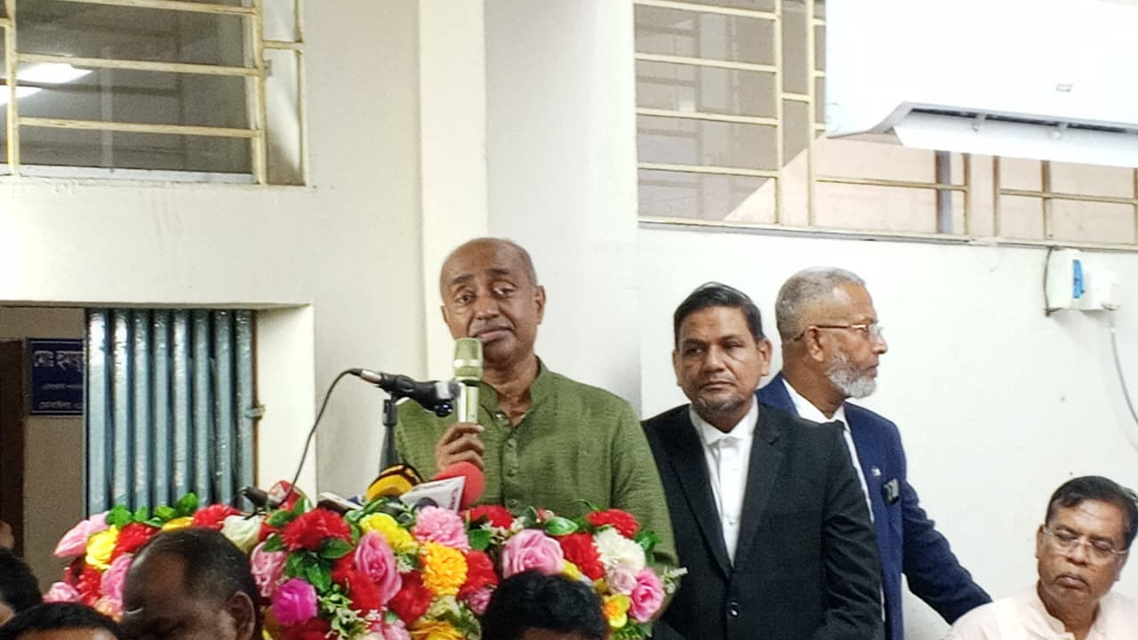 বরিশালে আইন, বিচার ও সংসদ বিষয়ক মন্ত্রী অ্যাডভোকেট মো: আসাদুজ্জামান