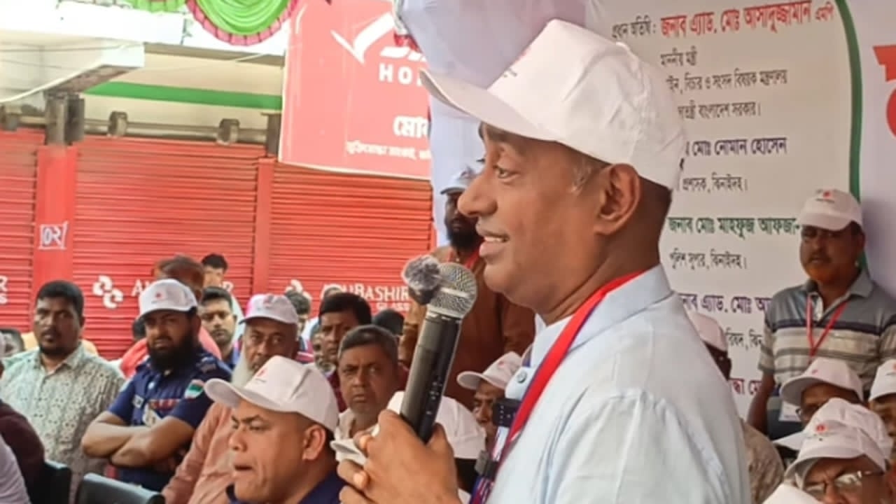 জেলা মুক্তিযোদ্ধা সমাবেশে বক্তব্য রাখছেন আইনমন্ত্রী আসাদুজ্জামান