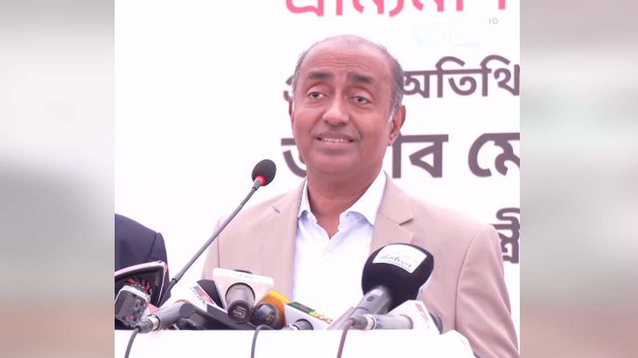 অনুষ্ঠানে বক্তব্য রাখছেন আইনমন্ত্রী মো: আসাদুজ্জামান