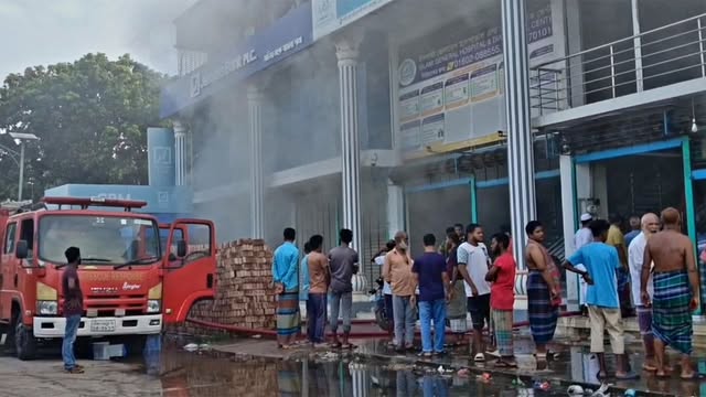 ফায়ার সার্ভিসের তৎপরতা