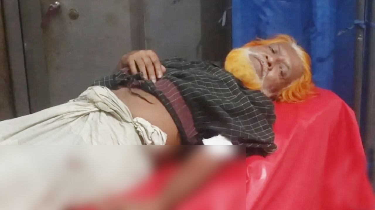 গুলিবিদ্ধ হয়ে আহত বৃদ্ধ হাসপাতালে চিকিৎসাধীন