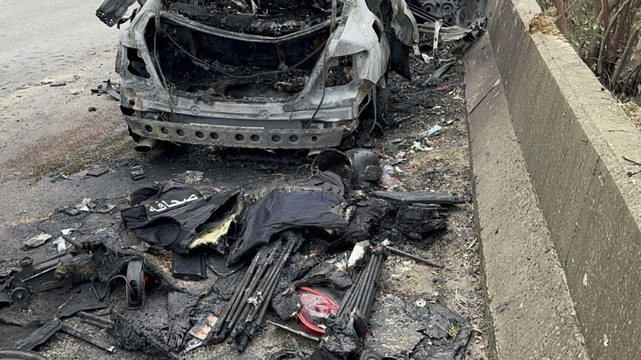 হামলায় ক্ষতিগ্রস্ত যানবাহন