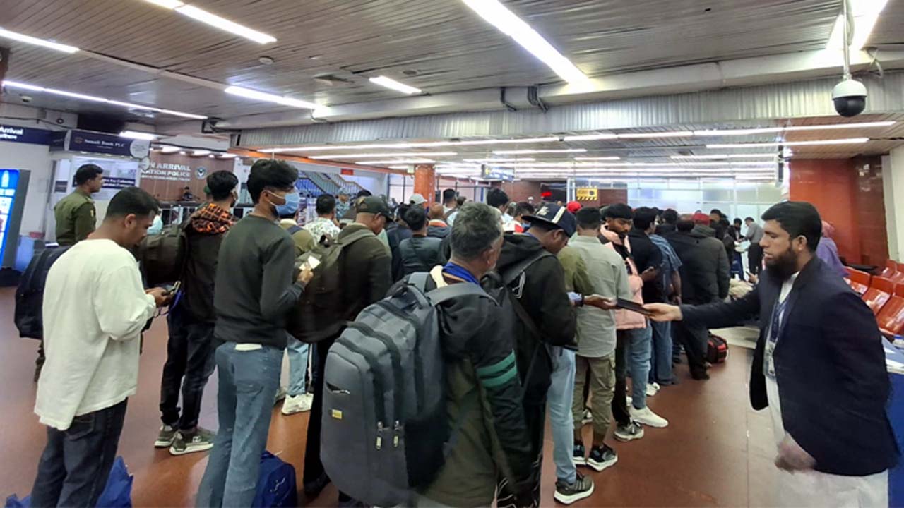 দেশে ফিরেছেন ১৭৪ বাংলাদেশী নাগরিক