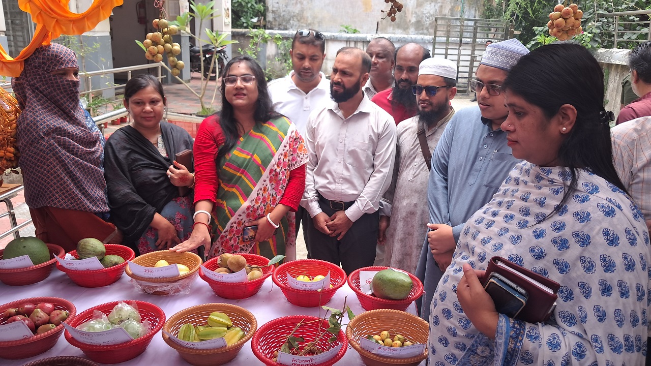 লোহাগড়ায় ৩ দিনব্যাপী ফল উৎসবের উদ্বোধন