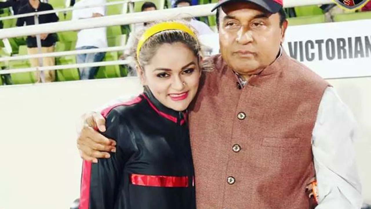 সাবেক অর্থমন্ত্রী আ হ ম মোস্তফা কামাল ওরফে লোটাস কামাল ও নাফিসা কামাল