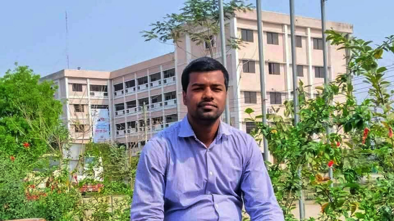 অর্থ আত্মসাতে অভিযুক্ত বরখাস্ত হওয়া কর্মচারী মাহফুজ