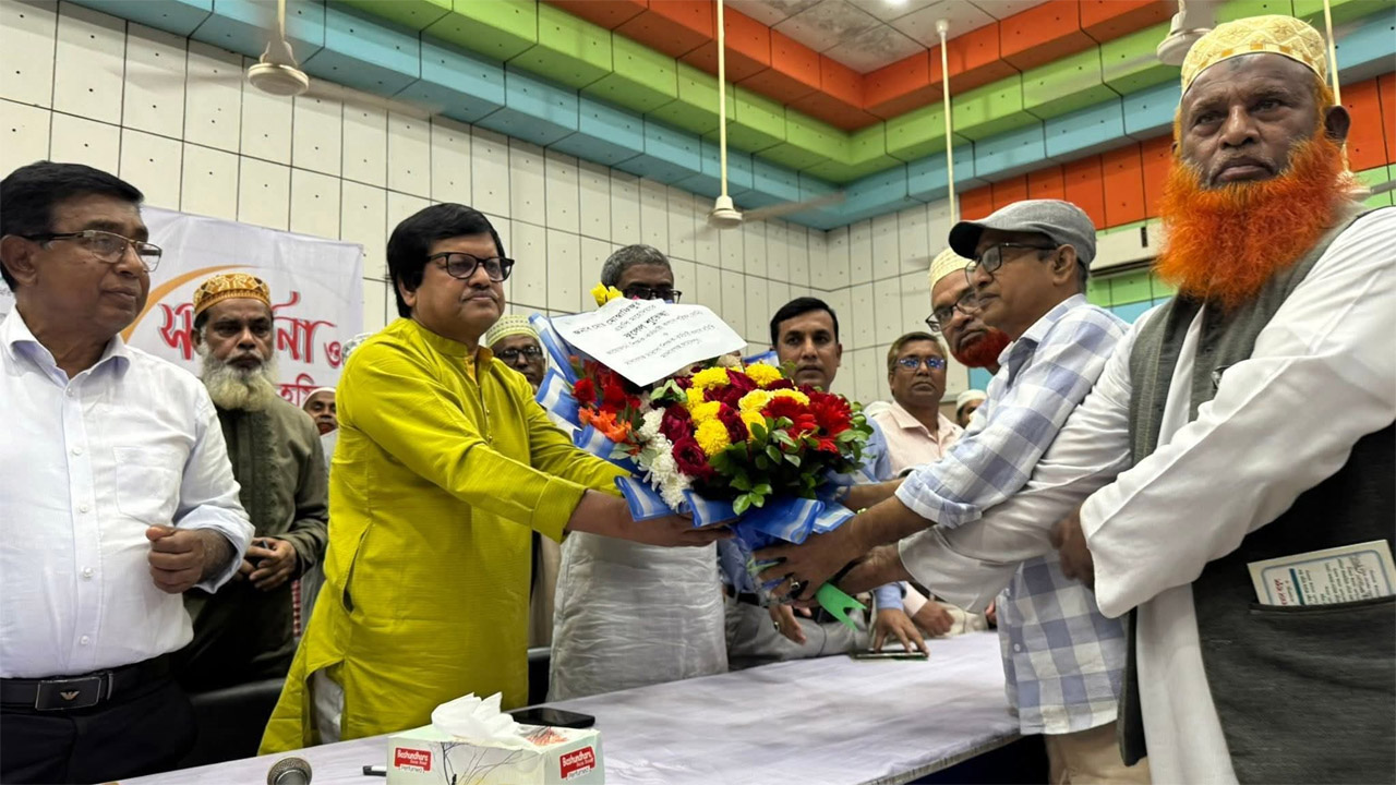 মাদারগঞ্জে শিক্ষক-কর্মচারীদের সংবর্ধনা ও ইফতার মাহফিল