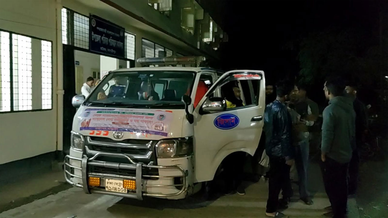 মাদারীপুরে সড়ক দুর্ঘটনায় দুই বন্ধু নিহত