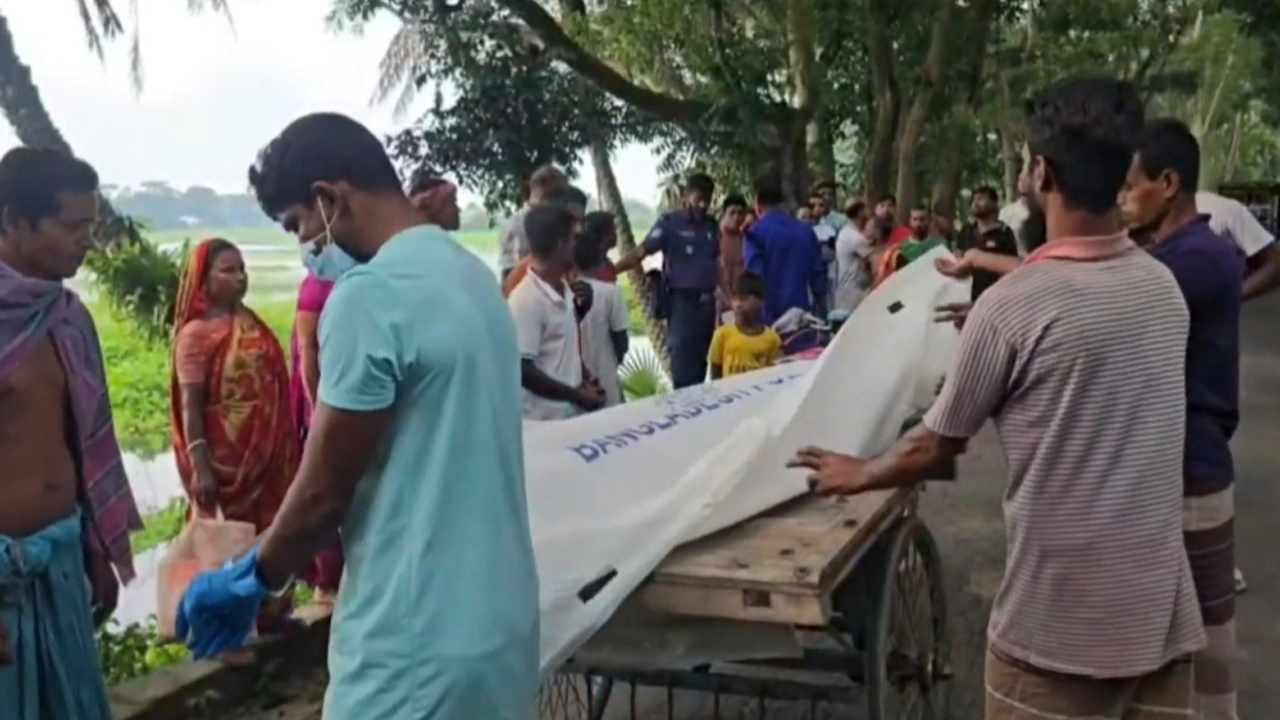 বিল থেকে শ্রমিকের লাশ উদ্ধার করা হয়েছে