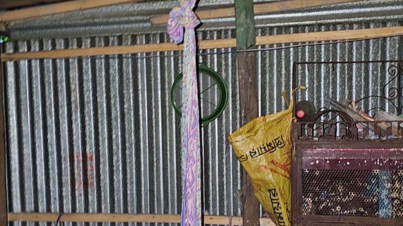 রান্নাঘর থেকে শিক্ষার্থীর লাশ উদ্ধার