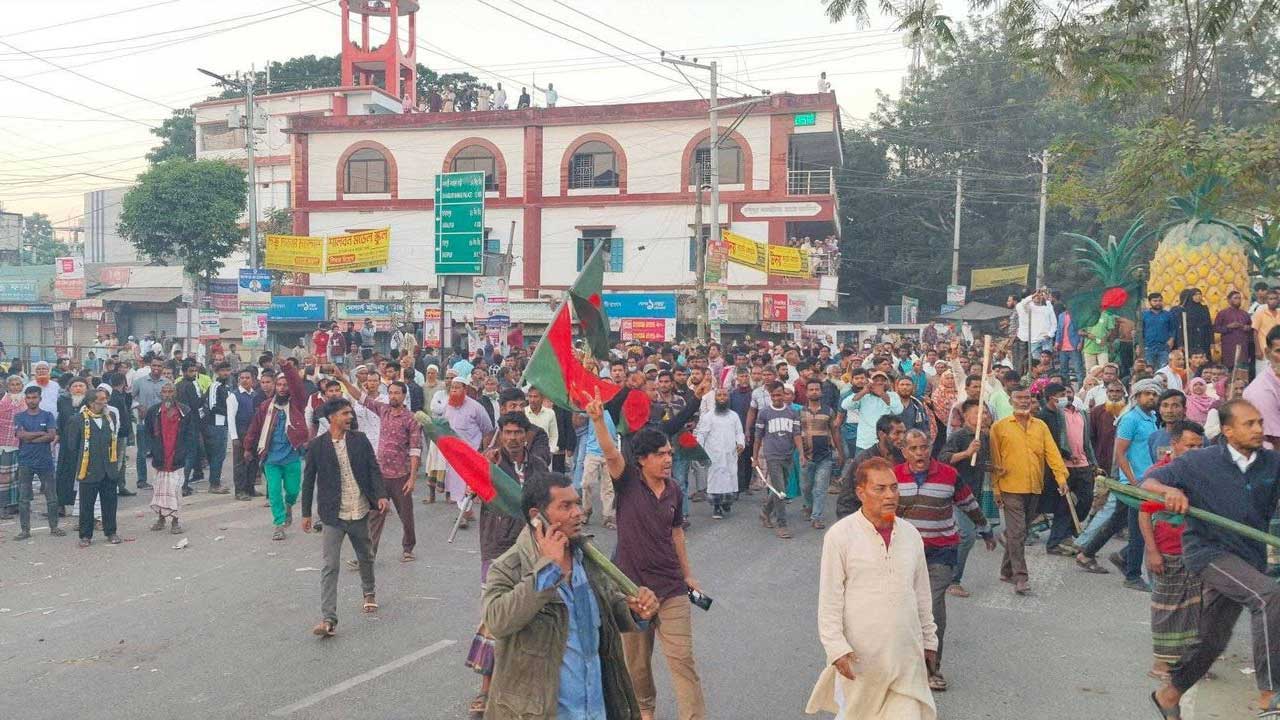 প্রার্থী মনোনয়ন নিয়ে মধুপুরে বিএনপির দু’গ্রুপ সংঘর্ষে লিপ্ত হয়