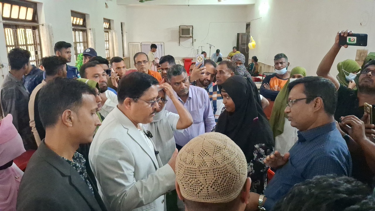 মাগুরায় ২৫০ শয্যার হাসপাতাল পরিদর্শন করলেন নবনির্বাচিত সংসদ সদস্য মনোয়ার হোসেন