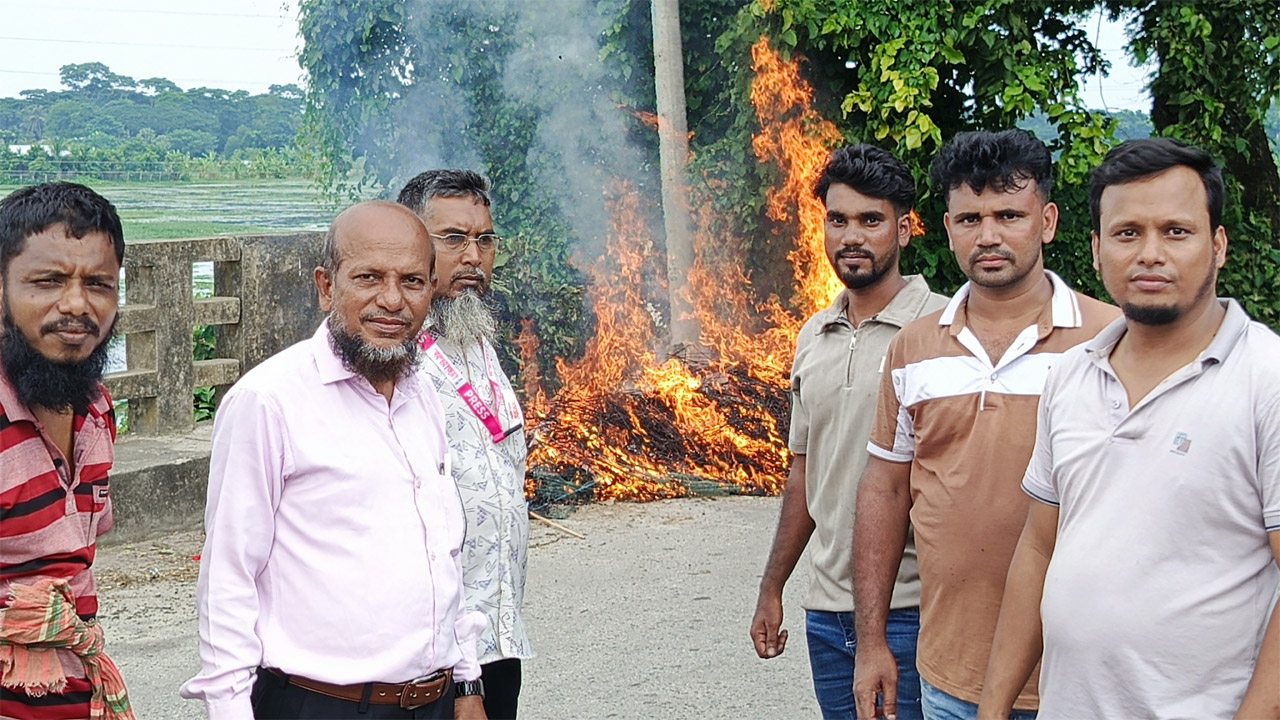 মুকসুদপুরে অভিযানেও বন্ধ হচ্ছে না চায়না জালে মাছ নিধন
