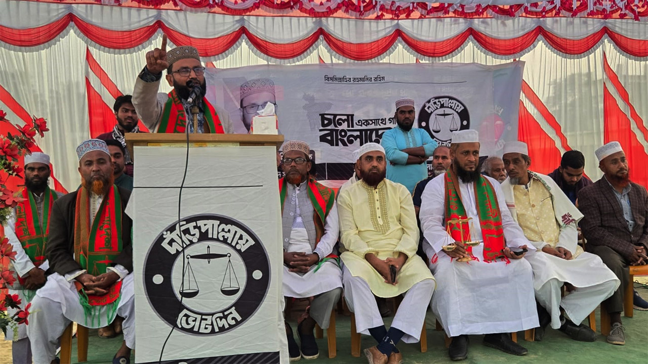 ফেনী-৩ আসনে ডা: ফখরুদ্দিন মানিক