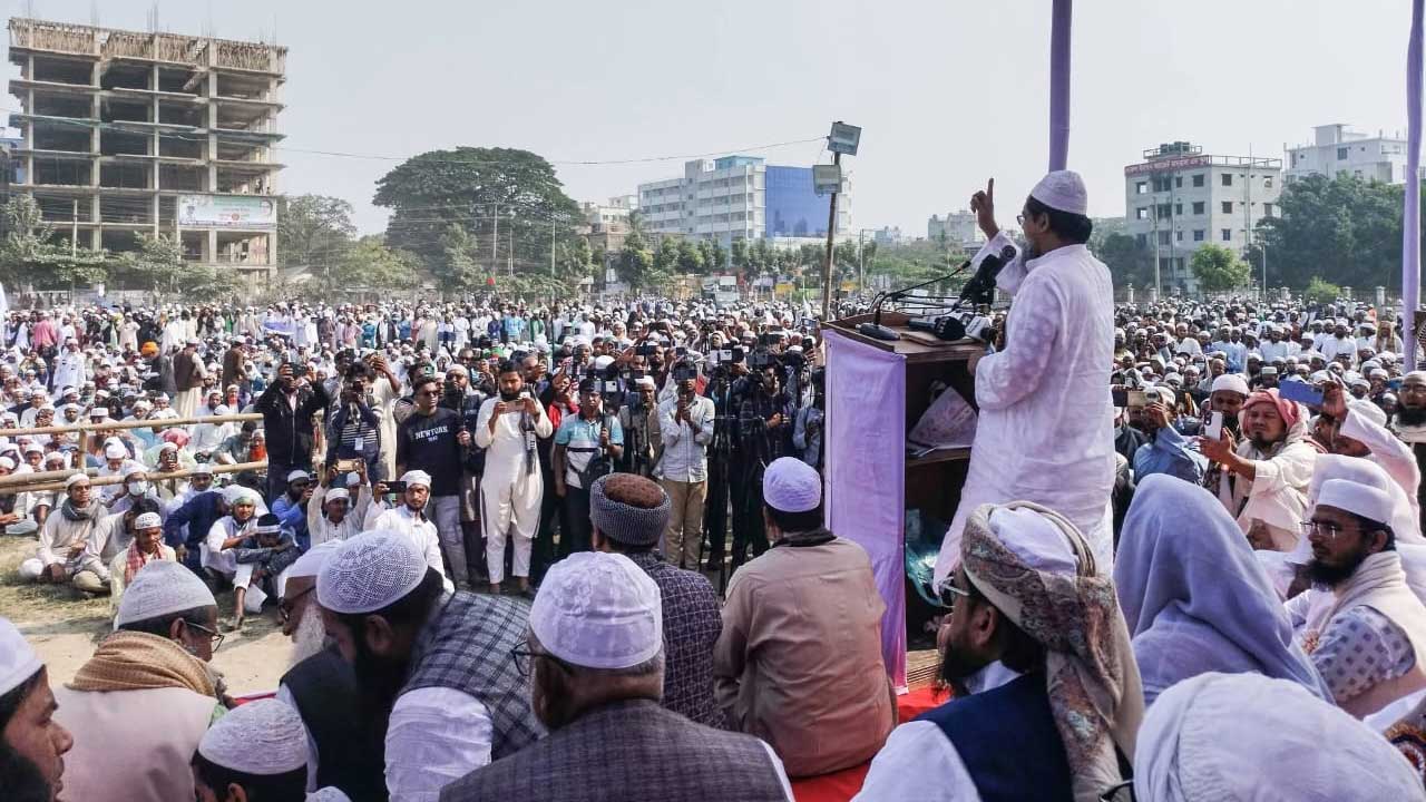 বাউল আবুল সরকারের শাস্তি দাবিতে মানিকগঞ্জে হেফাজতের মহাসমাবেশ অনুষ্ঠিত হয়