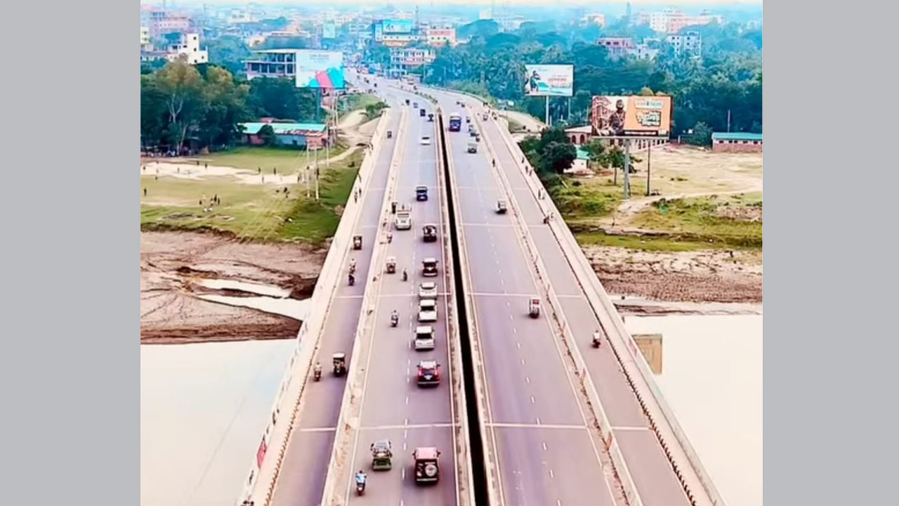 কক্সবাজারের চকরিয়ায় ছয় লেনের মাতামুহুরী সেতু