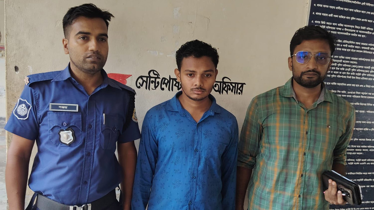 মঠবাড়িয়ায় যুবককে আটকে চাঁদা দাবি, অভিযুক্ত কে এম ইলিয়াস সাদ্দার গ্রেফতার