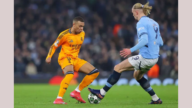 নিজ নিজ ক্লাবের জার্সিতে এমবাপ্পে ও হালান্ড। আসন্ন বিশ্বকাপে দুজনকে দেখা যাবে দেশের জার্সি গায়ে