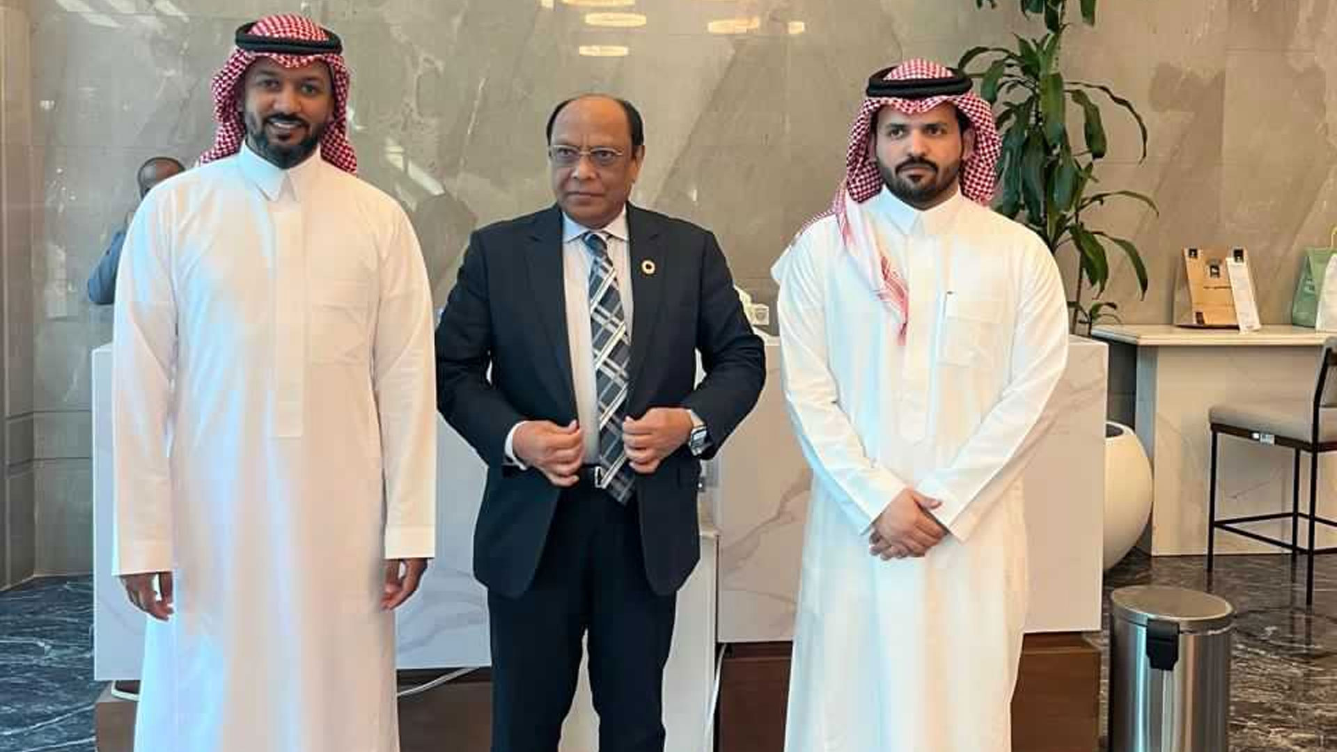 প্রবাসী কল্যাণ মন্ত্রণালয়ের সিনিয়র সচিব ও সৌদি তাকামলের মধ্যে বৈঠক অনুষ্ঠিত