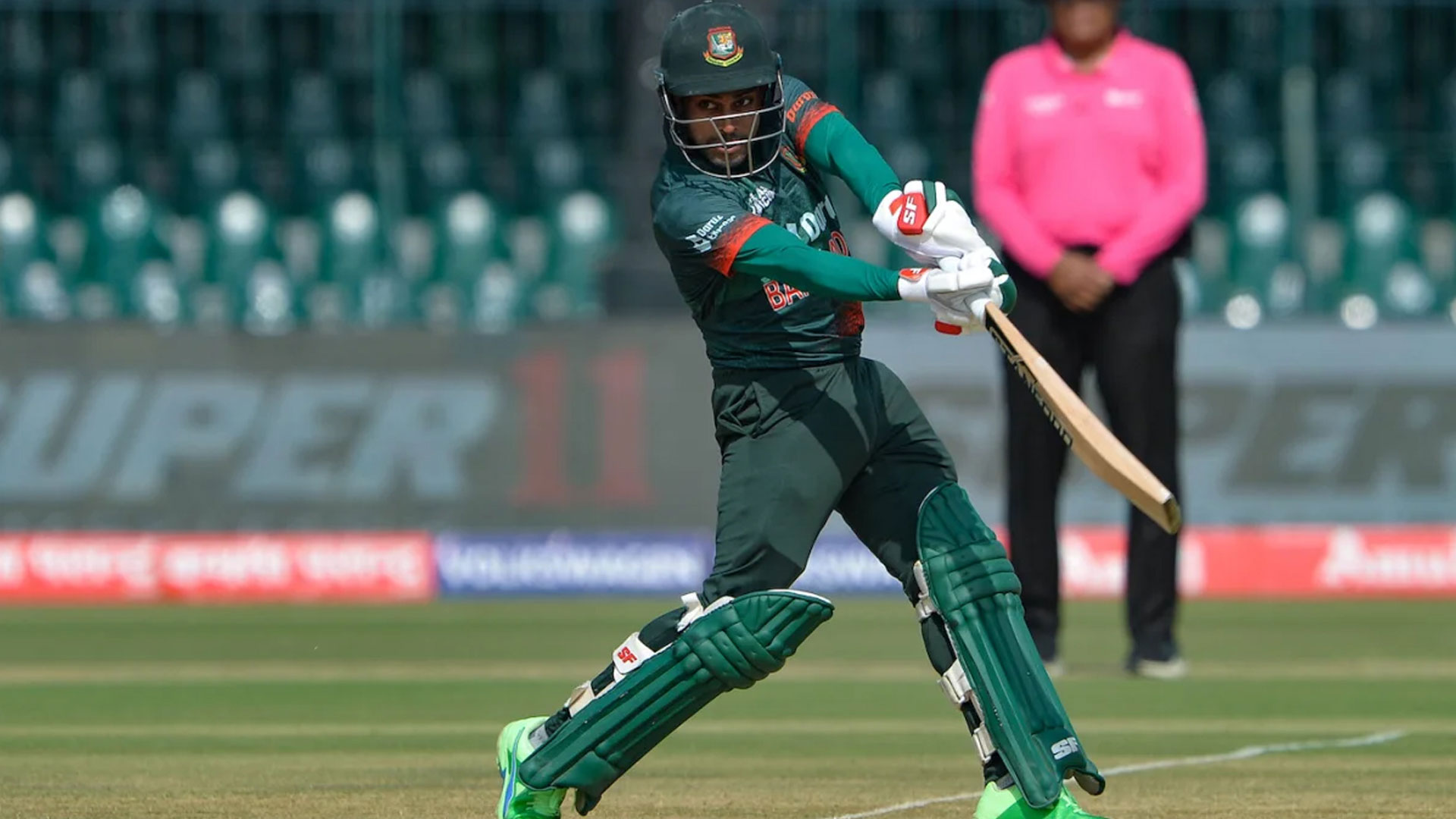 তাওহিদ হৃদয়ের সাথে দারুণ খেলছেন অধিনায়ক মিরাজ