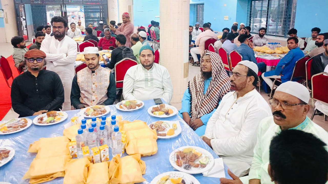 মেহেরপুরে বিশিষ্ট ব্যক্তিদের সম্মানে এনসিপি ইফতার মাহফিলের আয়োজন করে