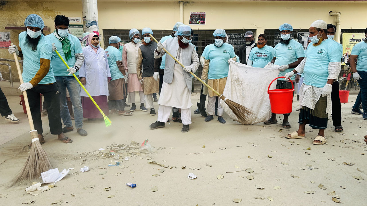 উপজেলা স্বাস্থ্য কমপ্লেক্সে পরিচ্ছন্নতা অভিযান