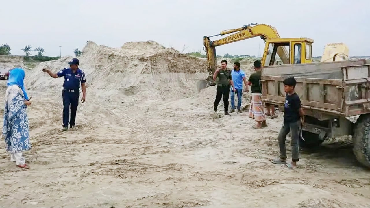 মেলান্দহে বালু ব্যবসায়ীকে ভ্রাম্যমাণ আদালতের মাধ্যমে জরিমানা করা হয়েছে