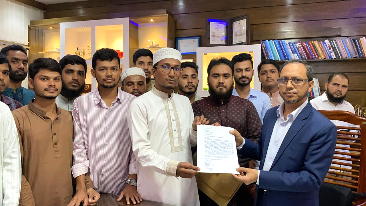 পাবলিক বিশ্ববিদ্যালয় স্থাপনের দাবিতে জেলা ছাত্রশিবিরের স্মারকলিপি