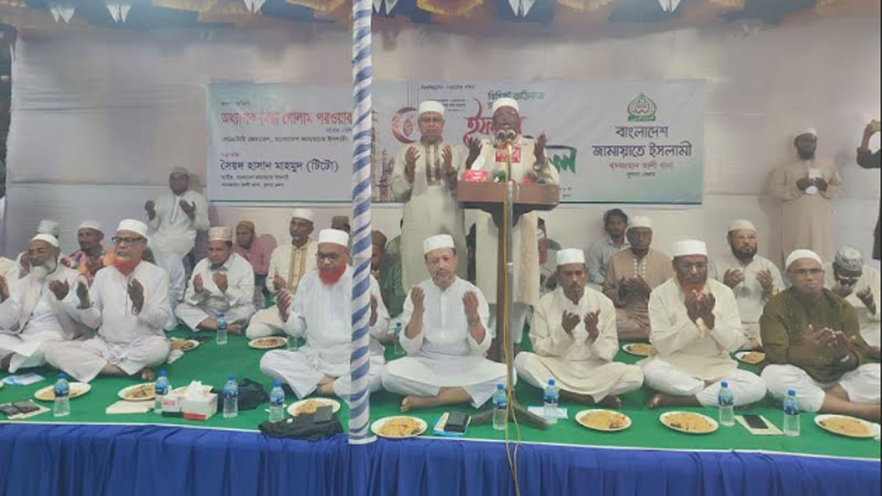 ইফতার মাহফিলে প্রধান অতিথি হিসেবে উপস্থিত ছিলেন মিয়া গোলাম পরওয়ার