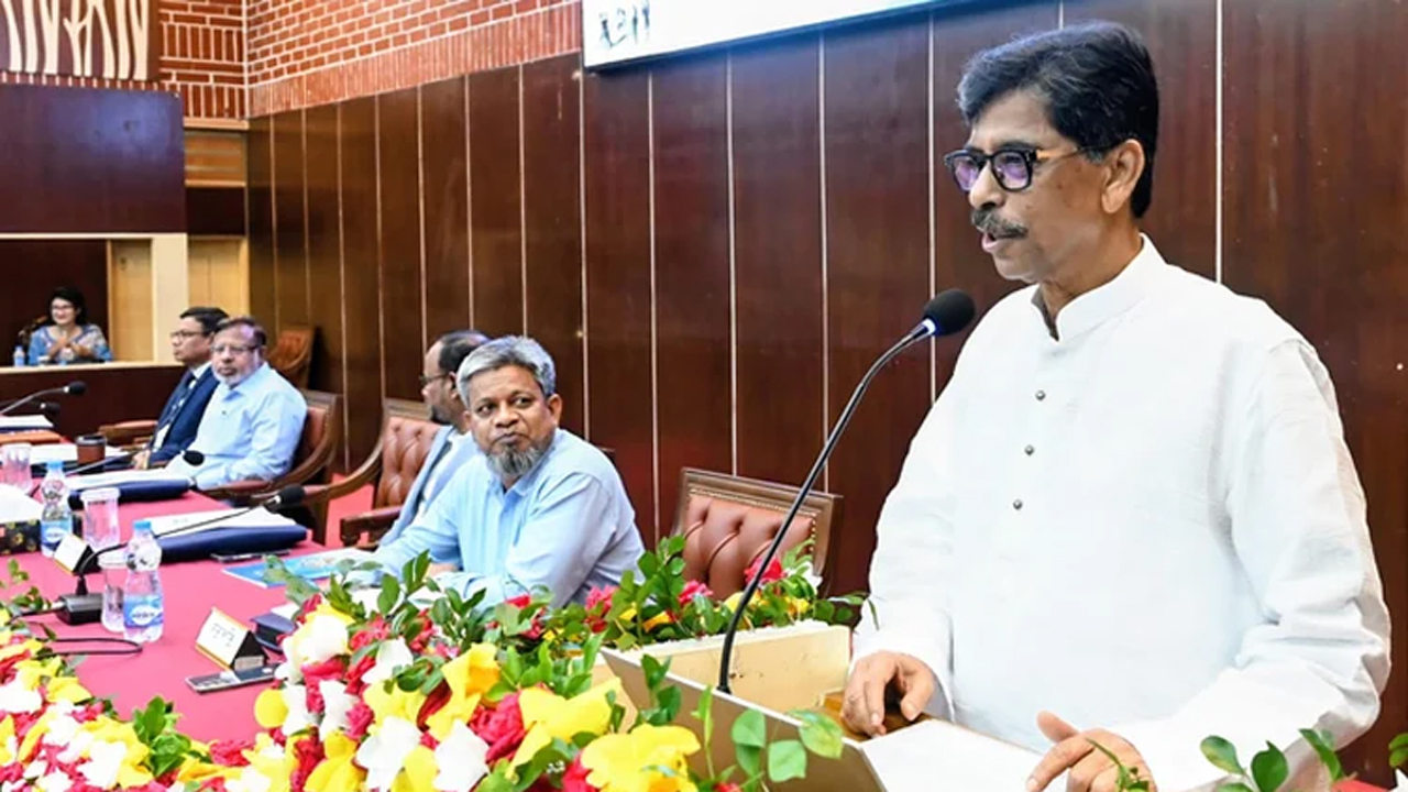 মৎস্য ও প্রাণিসম্পদ এবং কৃষিমন্ত্রী মোহাম্মদ আমিন উর রশিদ