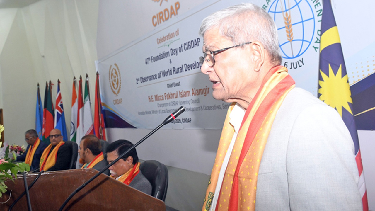 স্থানীয় সরকার, পল্লী উন্নয়ন ও সমবায় মন্ত্রী মির্জা ফখরুল ইসলাম আলমগীর