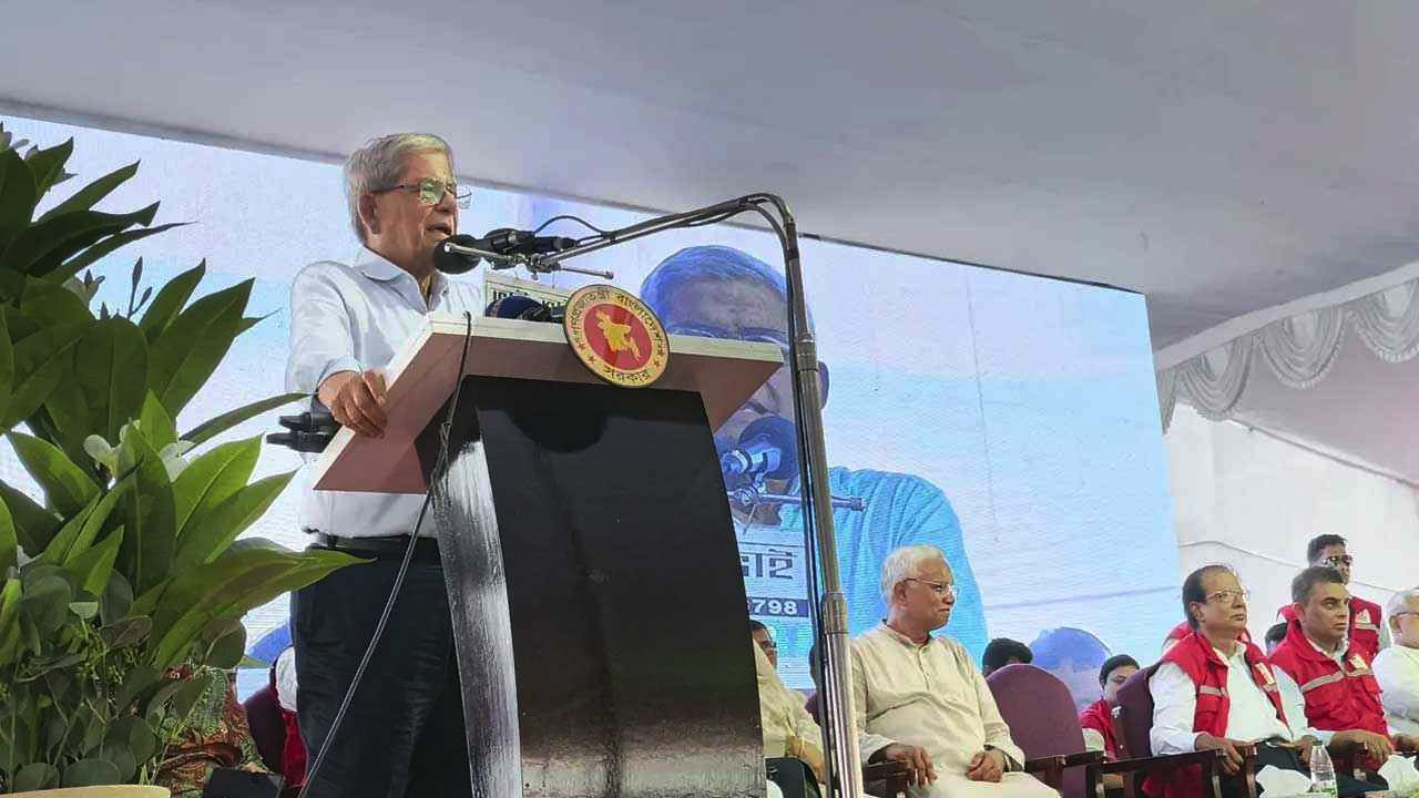 লালমনিরহাটে সমবায়মন্ত্রী মির্জা ফখরুল ইসলাম আলমগীর