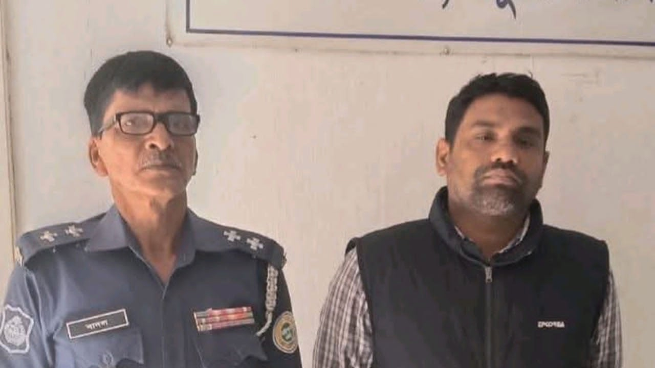 গ্রেফতার স্বেচ্ছাসেবক লীগ নেতা