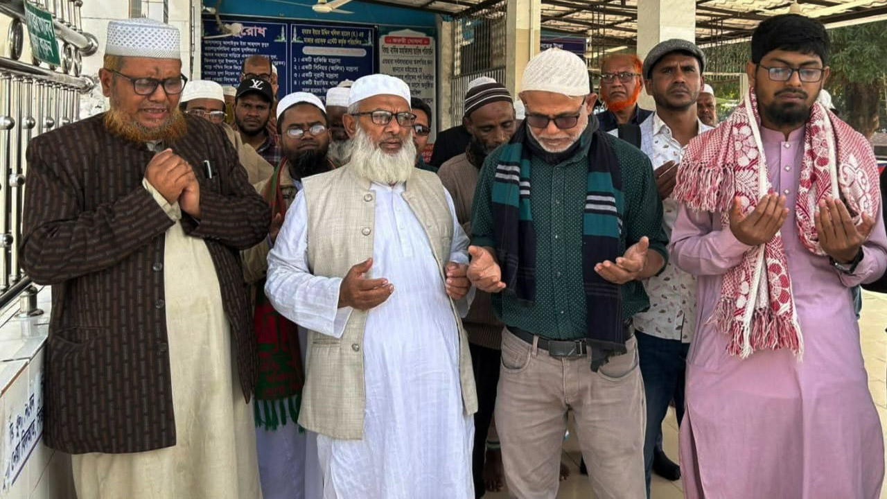 পটুয়াখালী-১ আসনের ১১ দলীয় জোট প্রার্থীর দিনব্যাপী গণসংযোগ