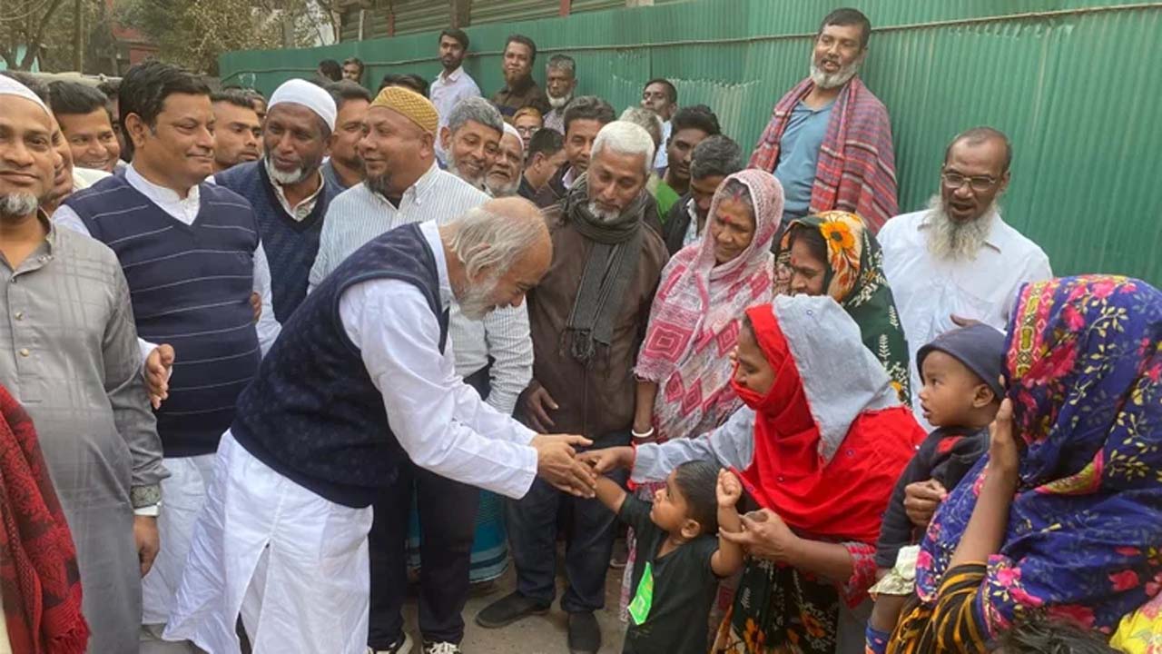 ড. আব্দুল মঈন খান দিনব্যাপী ঘোড়াশাল পৌর এলাকায় গণসংযোগ করেন