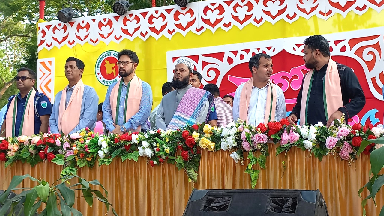 চা শ্রমিকদের ফাগুয়া অনুষ্ঠানে অতিথিরা