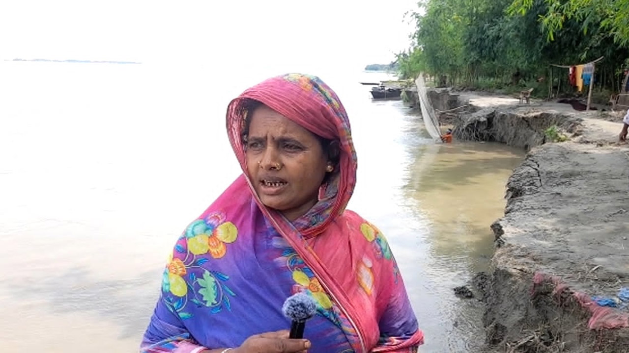 রৌমারীতে ব্রহ্মপুত্র ভাঙনে সর্বহারা শতাধিক পরিবার