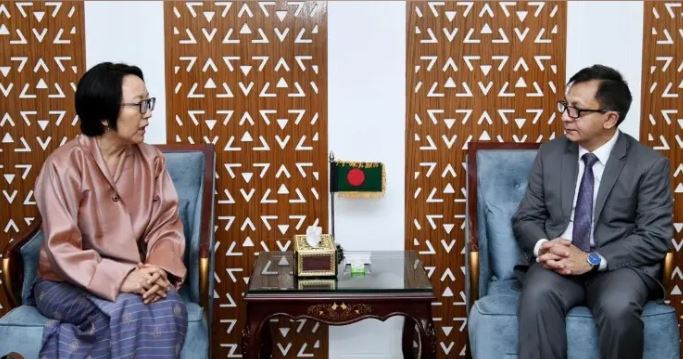 বাণিজ্যমন্ত্রী খন্দকার আব্দুল মুক্তাদিরের সাথে বাংলাদেশে নিযুক্ত ভুটানের রাষ্ট্রদূত দাশো কর্মা হামু দর্জি সাক্ষাৎ করেন