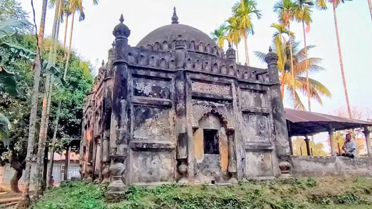 মুক্তাগাছার ৭০০ বছরের ভূঁইয়া বাড়ি মসজিদ