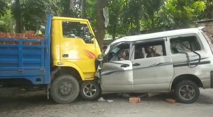 মাইক্রোবাস-ট্রাক